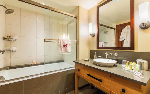 Hale Papakea Ko Olina Beachfront Villa w/ Views