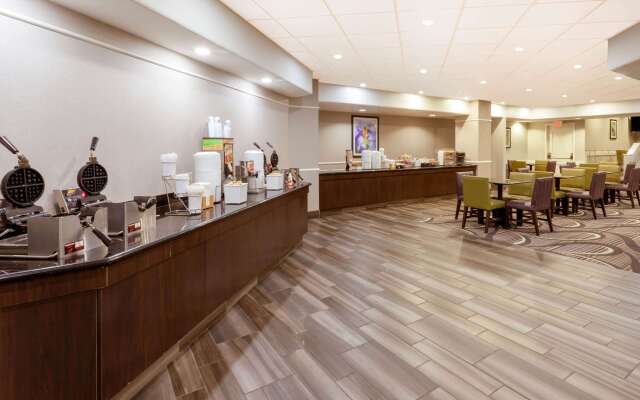 La Quinta Inn & Suites by Wyndham Minneapolis Bloomington W