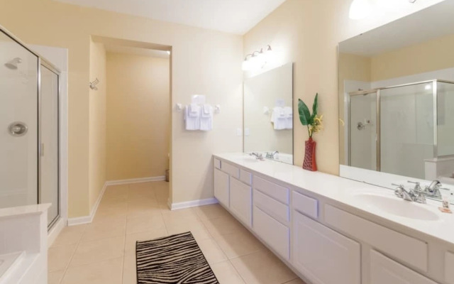 Vista Cay 3 BR Condo Large Balcony - NPM 8841
