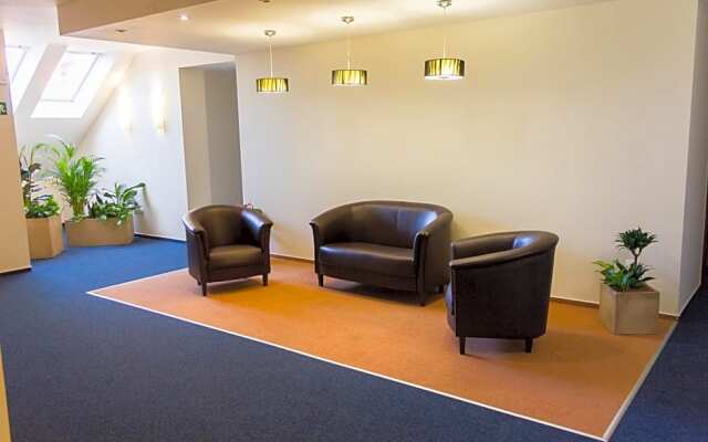 M1 Szekér Csárda Hotel és Étterem
