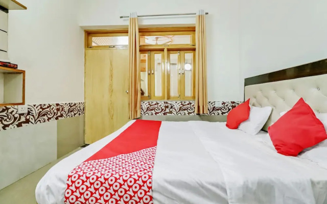 Shri Govind Dham by OYO Rooms