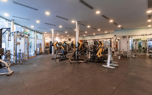 Holiday Inn Suites Kuwait Salmiya