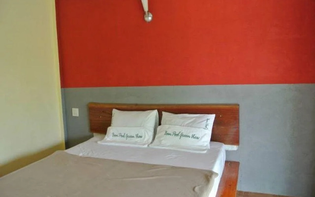 Ban Pool Green View Resort