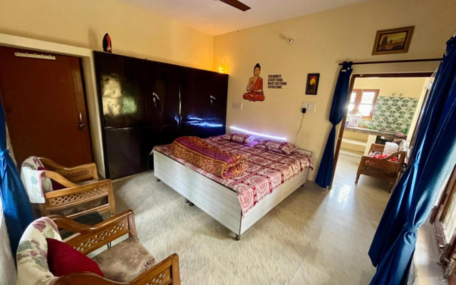 Cheerful 2 BHK Home With Free Parking & Nature View