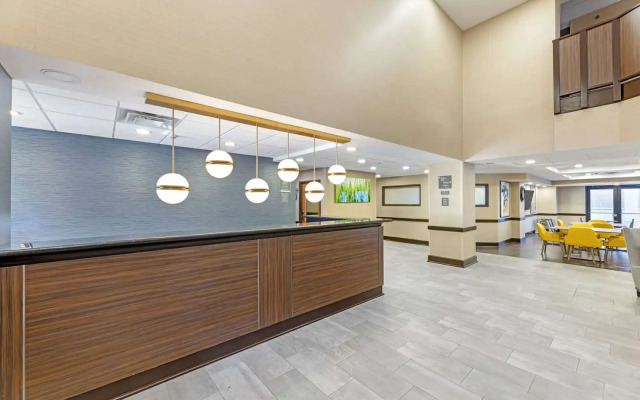 Comfort Inn & Suites Arlington Heights