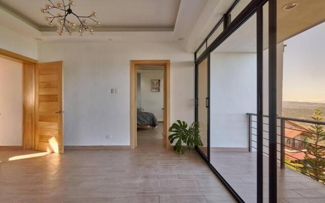 Villa Favella-Pop-Art-View-7BR-Jamaca De Dios-Balcony-Dream