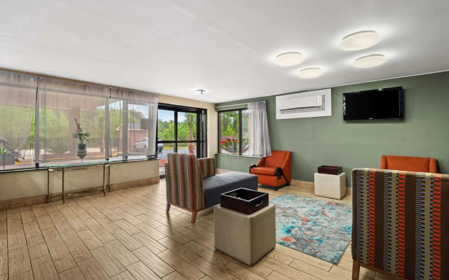 Quality Inn & Suites Columbia