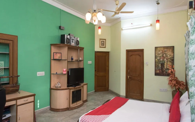 OYO Home 12830 Charming 3BHK