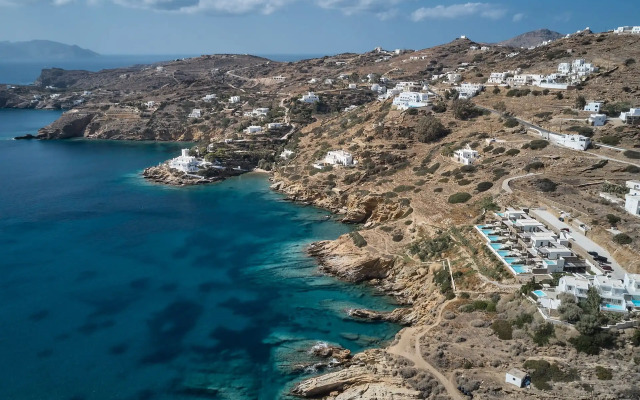 Ios Grand Pool Suites