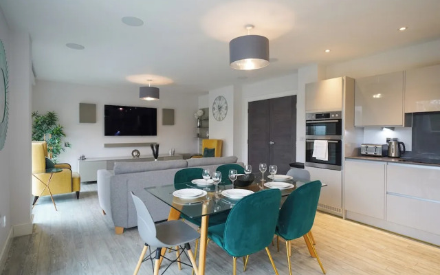 Serenity by the Water 3 bedroom London