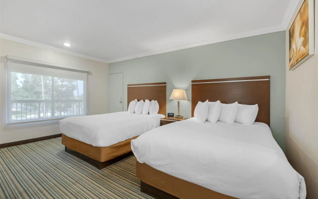 Best Western Courtesy Inn Hotel - Anaheim Resort at the Park