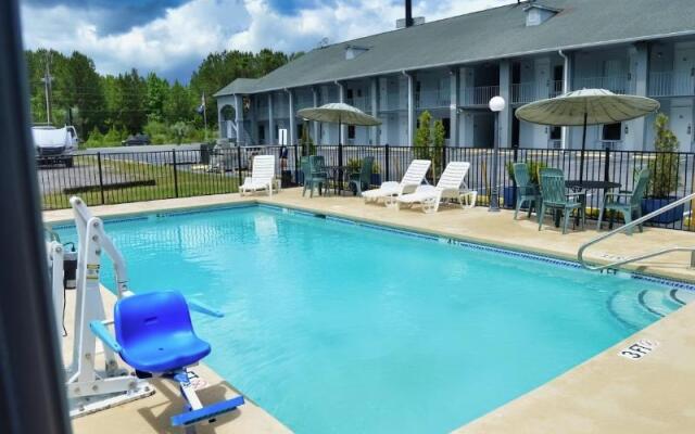 Days Inn by Wyndham Hardeeville Near Hilton Head