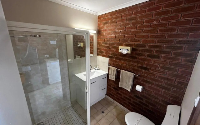 Balranald Colony Inn Motel