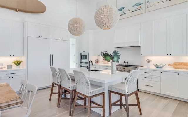 Lakeside Luxury 230 LAK