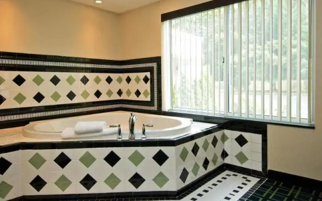 Fairfield Inn & Suites By Marriott