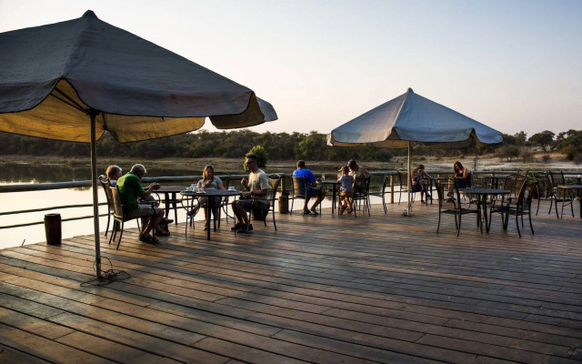 Hakusembe River Lodge