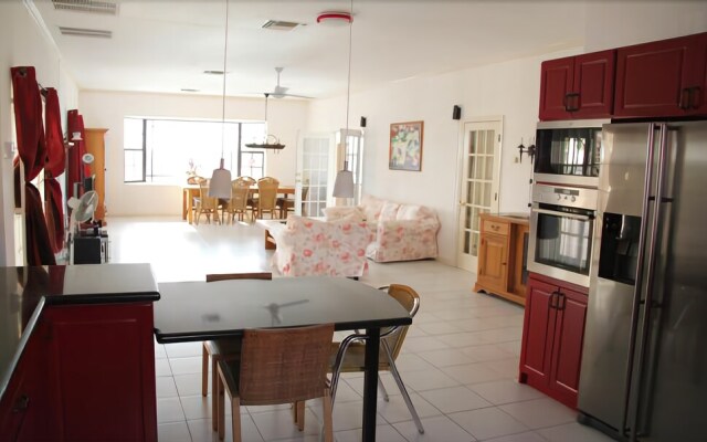 Curinjo Apartments
