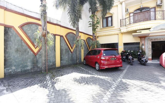 Reddoorz near Ambarukmo Plaza 3