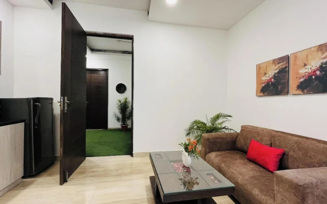 Olive Service Apartment Near Artemis
