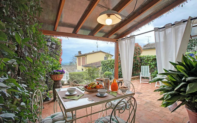 Francigena Pergola Apartment Shared Pool