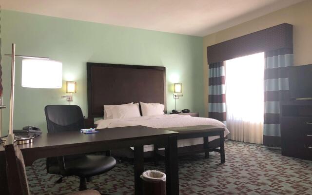 Hampton Inn & Suites Nashville @ Opryland