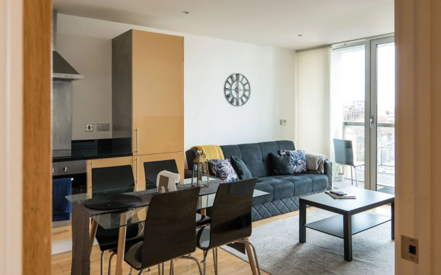 Immaculate 1-bed 1-bath Apartment in London Area