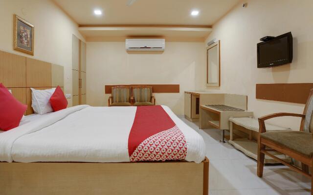 OYO 48723 Shanthaa Residency Lodge