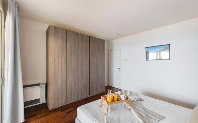 Residenza Miralago With Pool - One-bedroom With Terrace