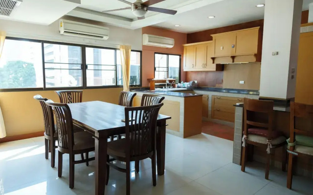UPAR hotels Silom near Mahanakhon