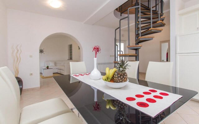 Awesome Home in Drenje With Wifi and 4 Bedrooms