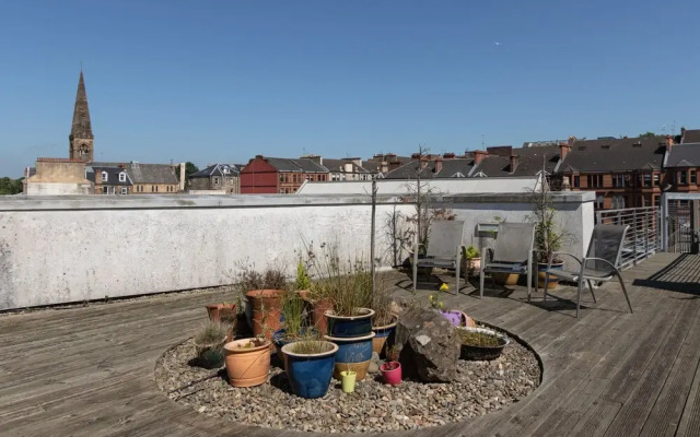 Hillhead Apartment with Roof terrace