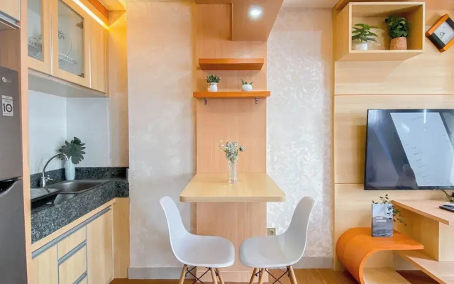 Good Place And Spacious Studio Transpark Cibubur Apartment