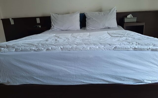 Hotel Juma Eluk by OYO Rooms