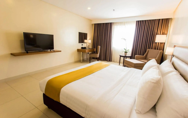 Royce Hotel & Casino