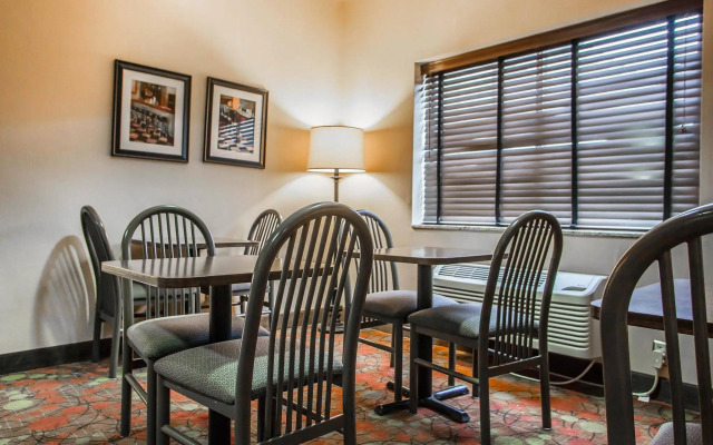 Comfort Inn & Suites