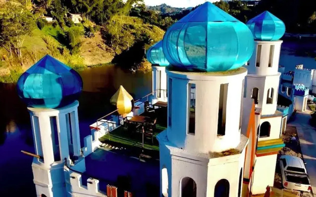 Hotel y Termales Castillo del Lago