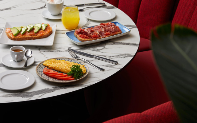 Crowne Plaza Madrid - Centre Retiro by IHG