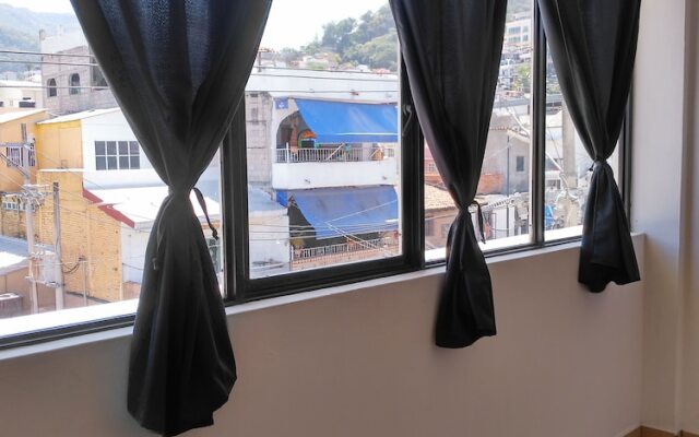 Tropicus 17 Romantic Zone Suite Room with Balcony