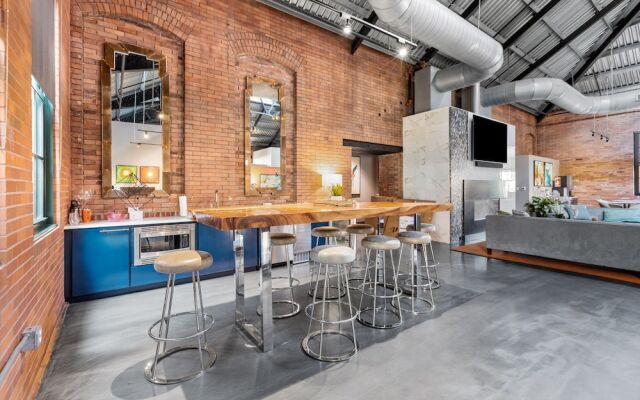 Historic Loft Retreat With Pool