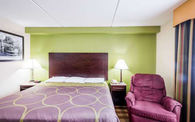 Super 8 by Wyndham Bangor
