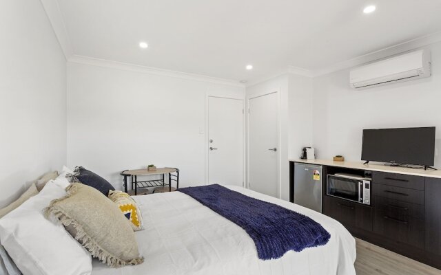 Whale Studio Apartment, 1a Ocean Street