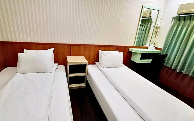 Yinglun Hotel