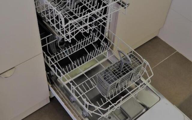 Apt Golfe Juan - 5min des plages - Parking privée - Piscine Rooftop