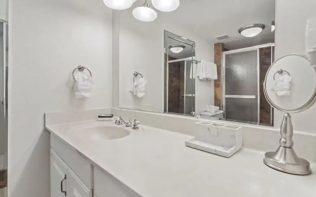 Shoreline Towers 1113