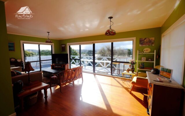 Orewa FunaLand Holiday Home