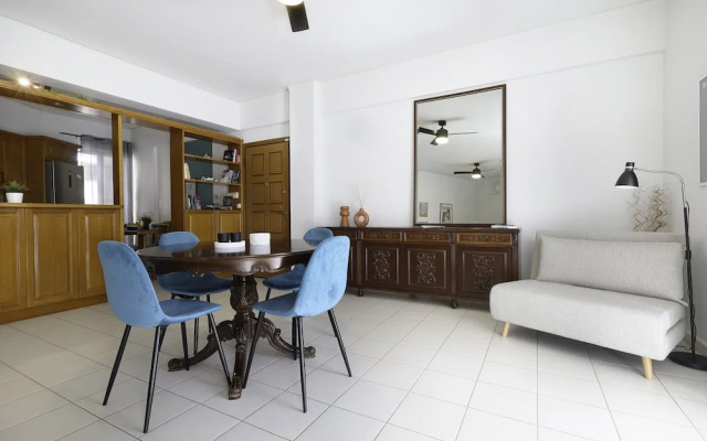 Renaissance City Apartment