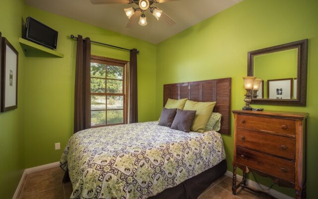 Gruene Getaway 3 Bedroom Condo