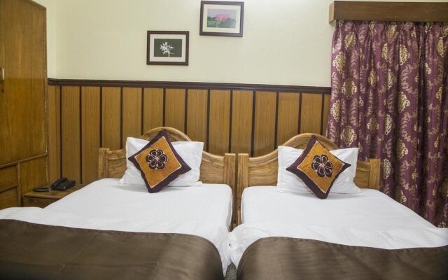 OYO Rooms Rajmahal Square 2