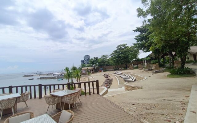 Seaview 2 bedroom near Airport