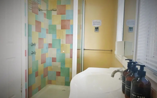 Albany Historic Cottage by the BnB Collection